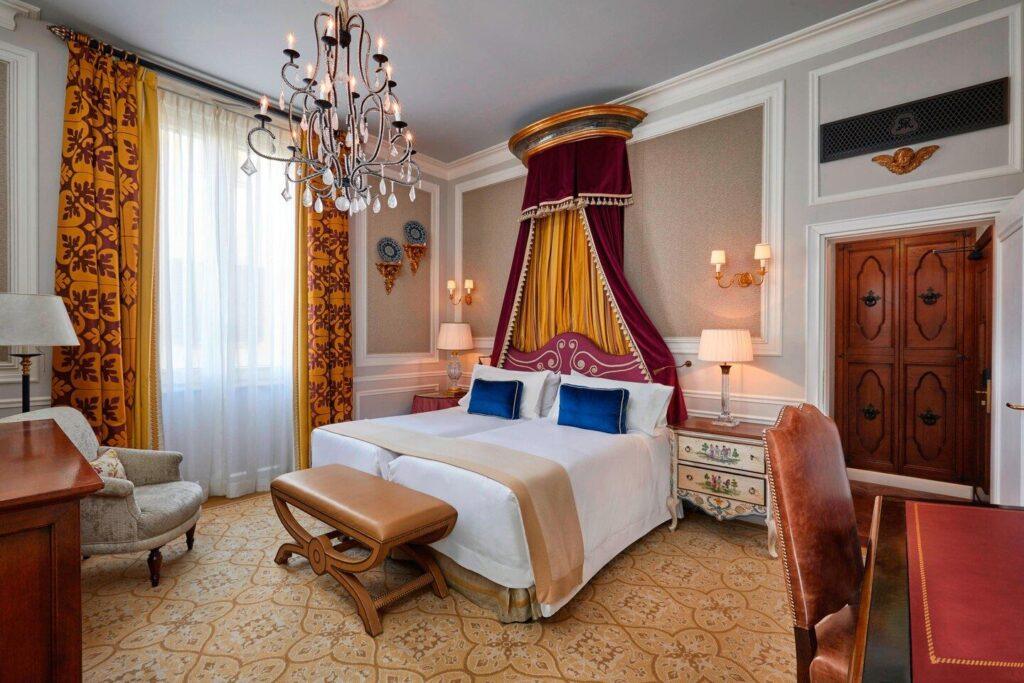 the-st-regis-florence-1lieu1salle-reunion.jpg