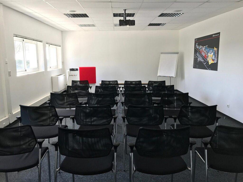 14_Briefing-room-2000x1500-1.jpg