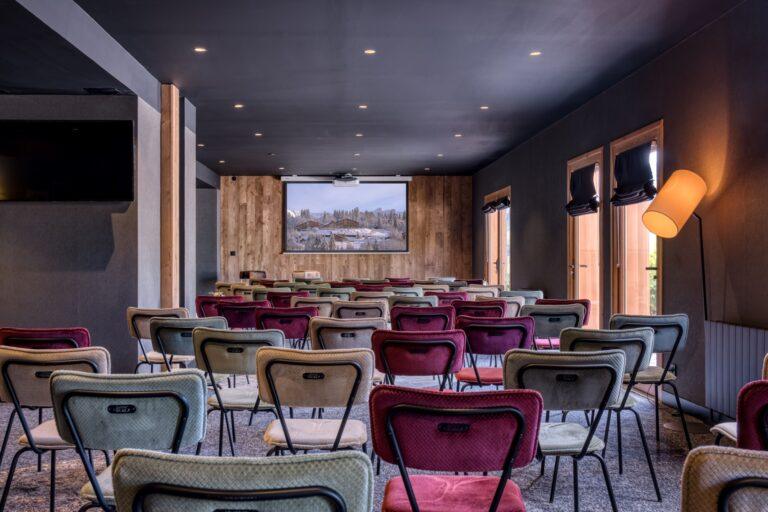 Salle-Megeve-theatre-scaled-1.jpg
