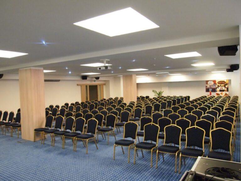 bw-hotel-vista-1lieu1salle-meetings.jpg