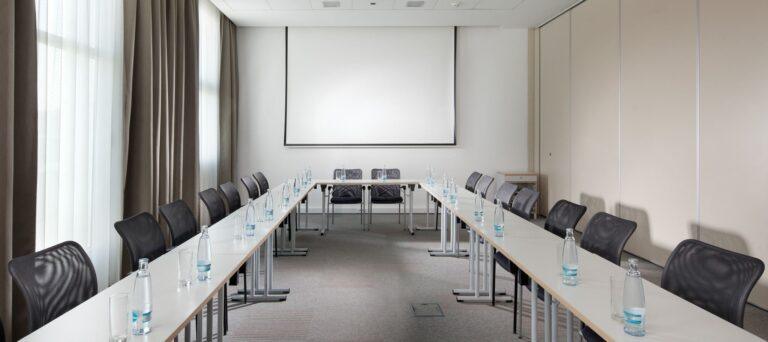 comfort-olomouc-centre-1lieu1salle-meeting.jpg