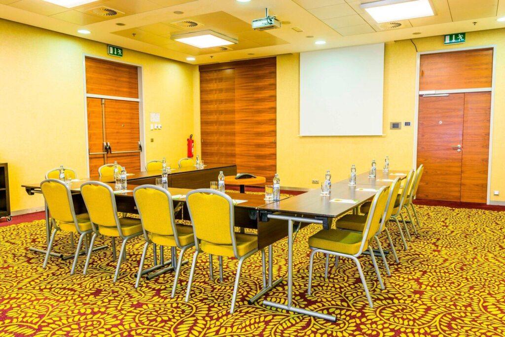 courtyard-pilsen-1lieu1salle-meeting.jpg