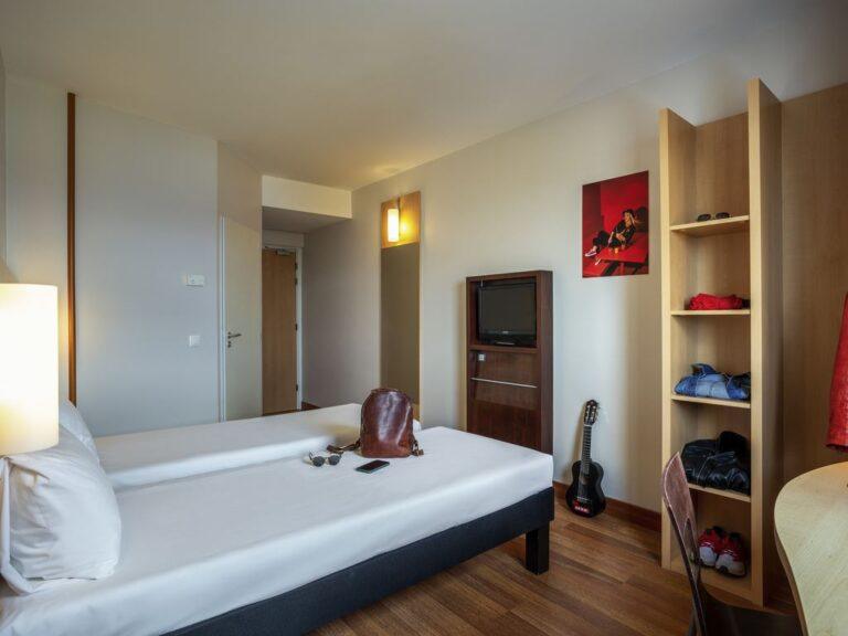 https://all.accor.com/6734