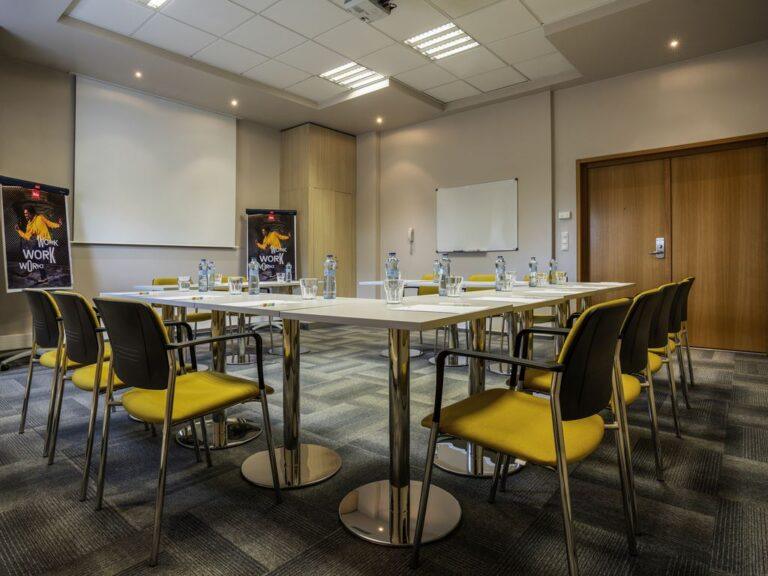 https://all.accor.com/6734