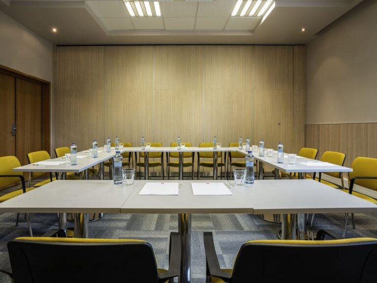 https://all.accor.com/6734