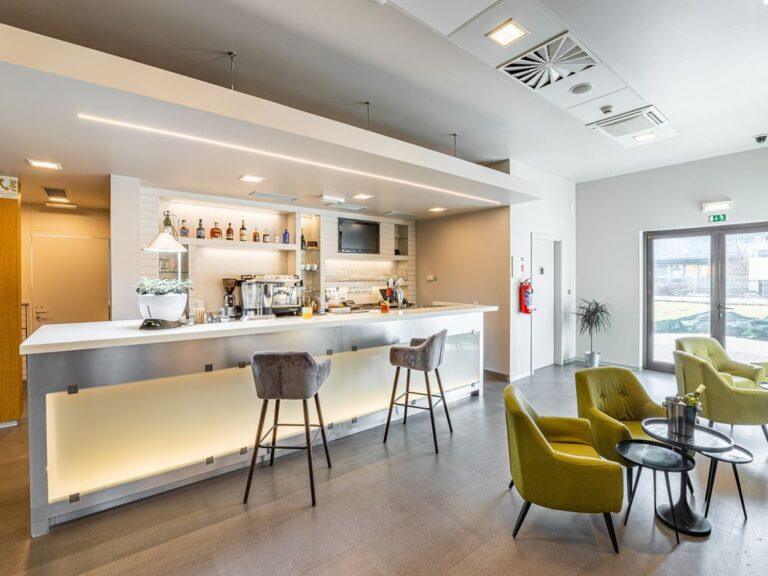 https://all.accor.com/6734