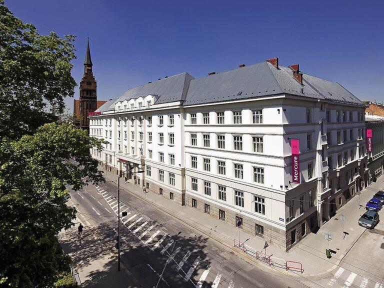 http://www.accorhotels.com/7051