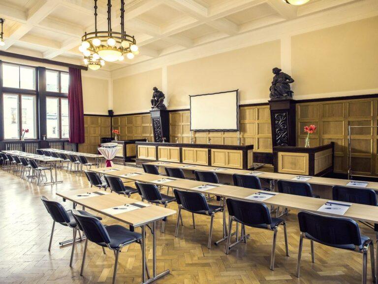 https://all.accor.com/7051