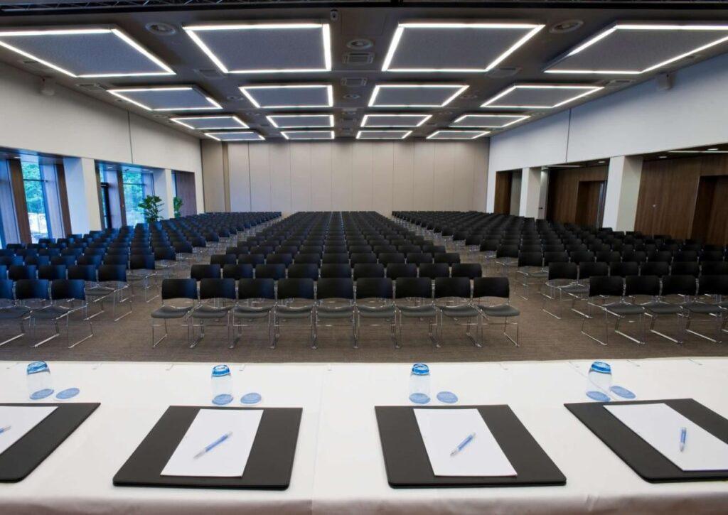nh-collection-olomouc-congress-1lieu1salle-meeting.jpg