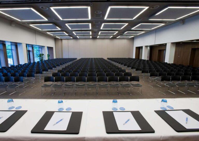 nh-collection-olomouc-congress-1lieu1salle-meeting.jpg