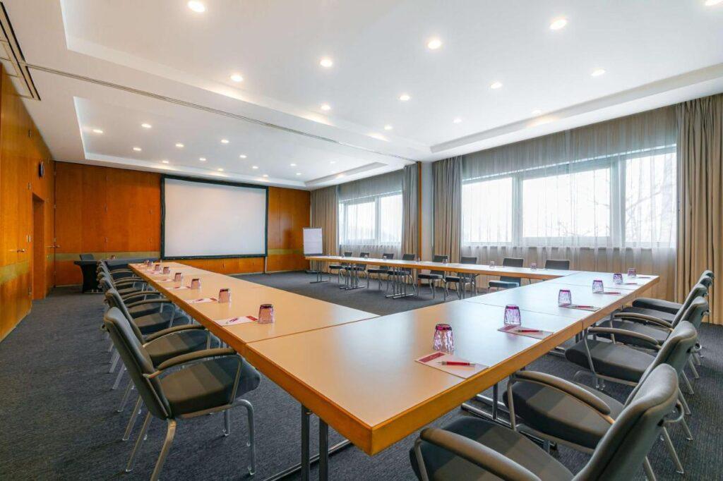 nh-collection-prague-1lieu1salle-conference.jpg