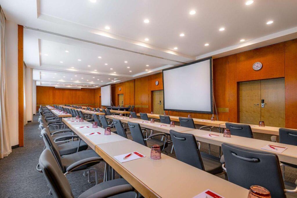 nh-collection-prague-1lieu1salle-conferences.jpg