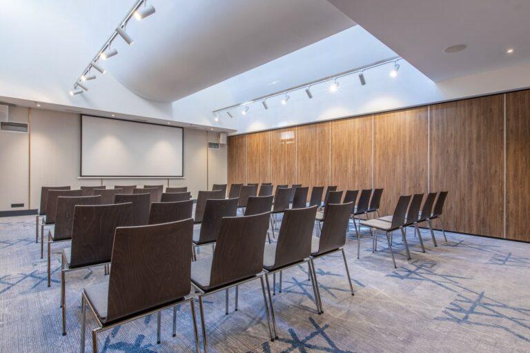 radisson-blu-prague-1lieu1salle-meeting.jpg