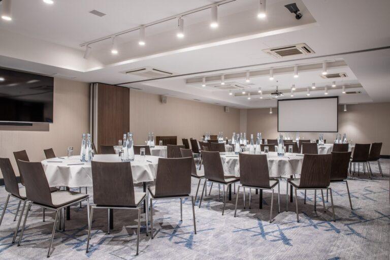 radisson-blu-prague-1lieu1salle-meetings.jpg