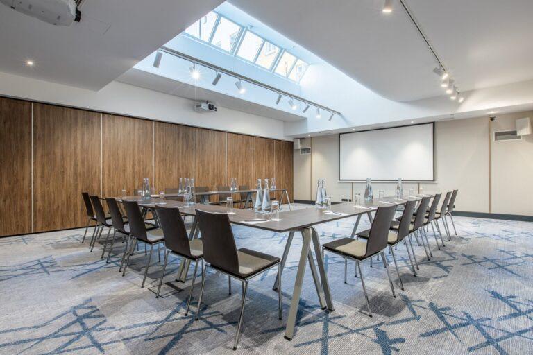 radisson-blu-prague-1lieu1salle-seminaires.jpg