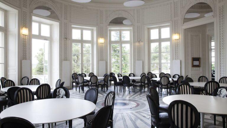 Chateauform-chateau-rochefort-1lieu1salle-banquet.jpg