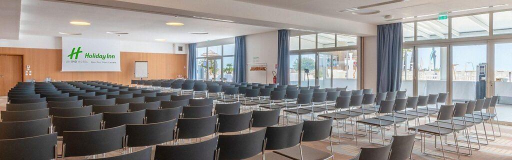 Holiday-Inn-Nice-Laurent-Var-1lieu1salle-conference.jpg