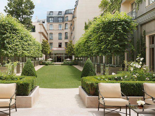 Ritz-Paris-1lieu1salle-Jardin.jpg