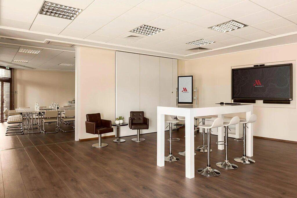 Riviera-Marriott-Porte-Monaco-1lieu1salle-cannes.jpg