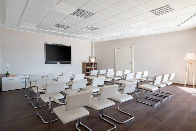 Riviera-Marriott-Porte-Monaco-1lieu1salle-classe-2.jpg