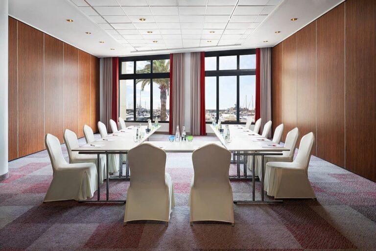 Riviera-Marriott-Porte-Monaco-1lieu1salle-u.jpg