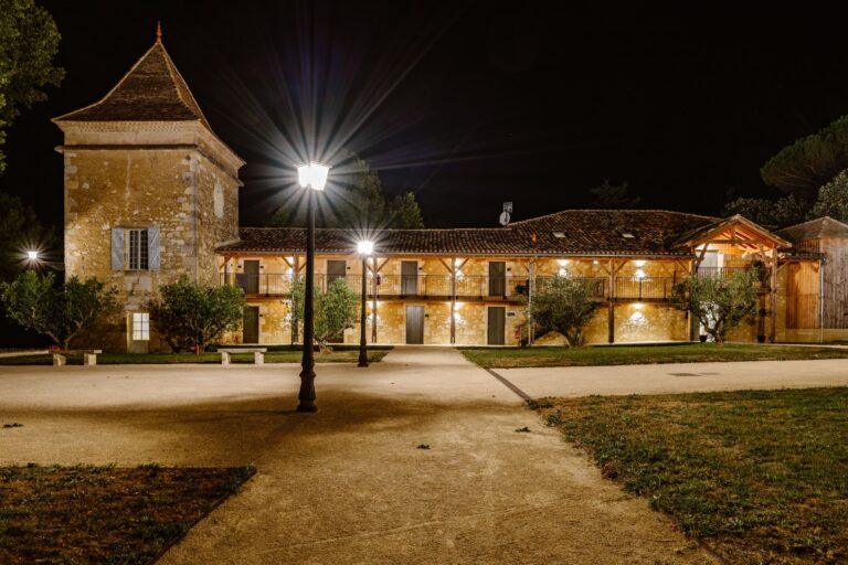 Arte-da-Luz-International-Domaine-de-Boulouch-Avond-aanzicht-11-scaled-1.jpg