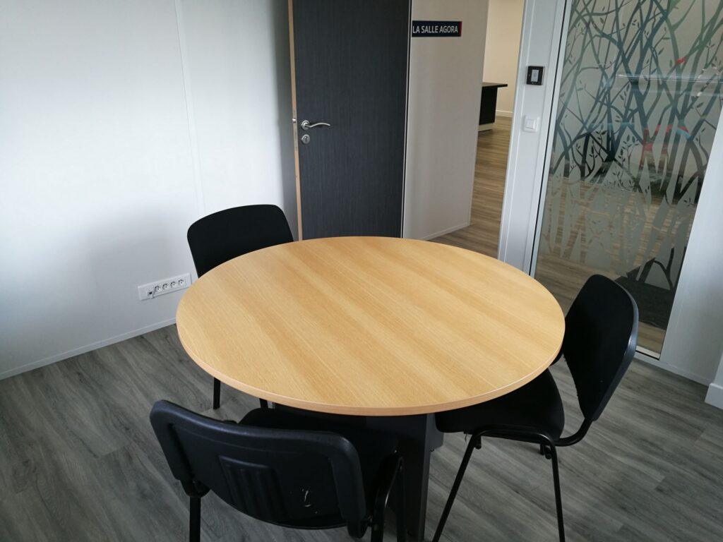 salle-agora-1-scaled-1.jpg