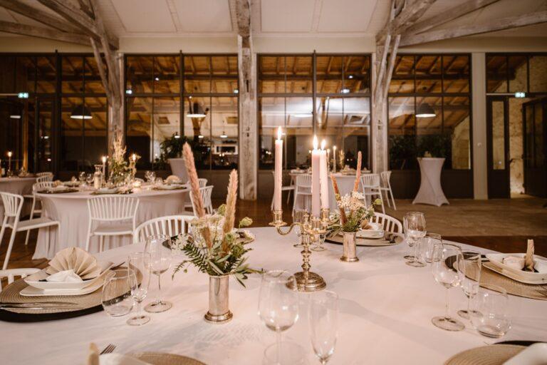 salle-mariage-table-ronde-vue-salle-scaled-1.jpg
