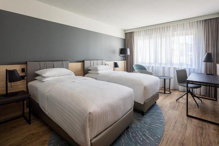 basel-marriott-1lieu1salle-reunions.jpg