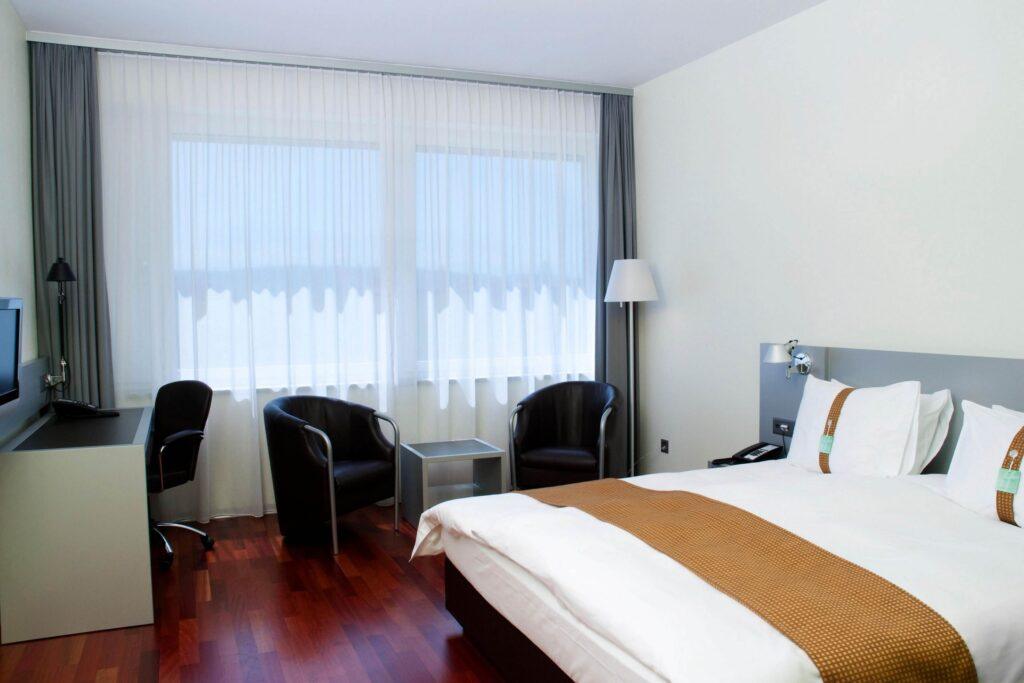 holiday-inn-bern-westside-1lieu1salle-evenements-scaled-1.jpeg