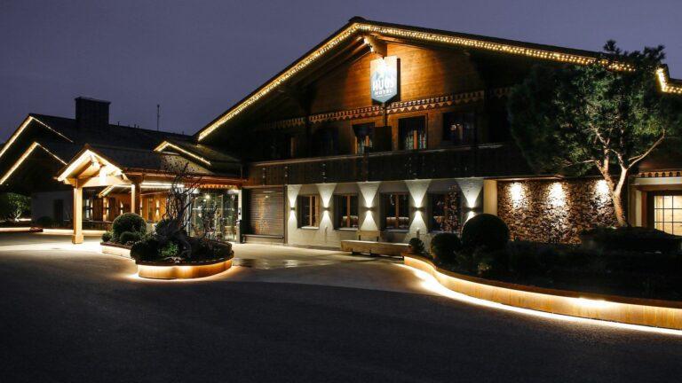 huus-gstaad-1lieu1salle-meeting.jpg