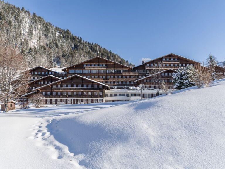 huus-gstaad-1lieu1salle-meetings.jpg