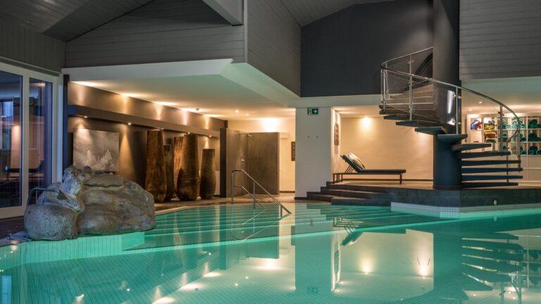 huus-gstaad-1lieu1salle-reunions.jpg