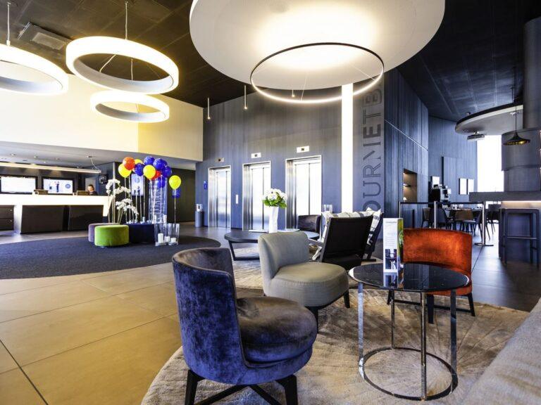 https://all.accor.com/8215
