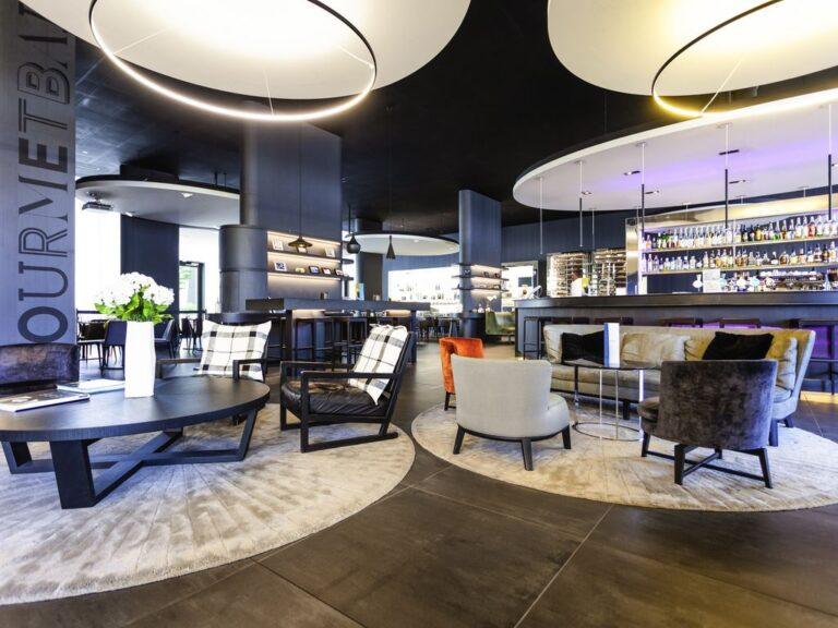 https://www.accorhotels.com/8215