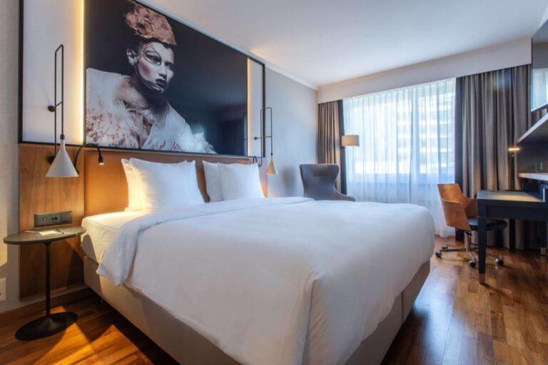 radisson-blu-basel-1lieu1salle-evenement.jpg