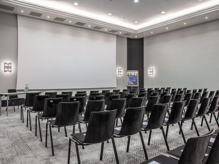 radisson-blu-basel-1lieu1salle-seminaires.jpg