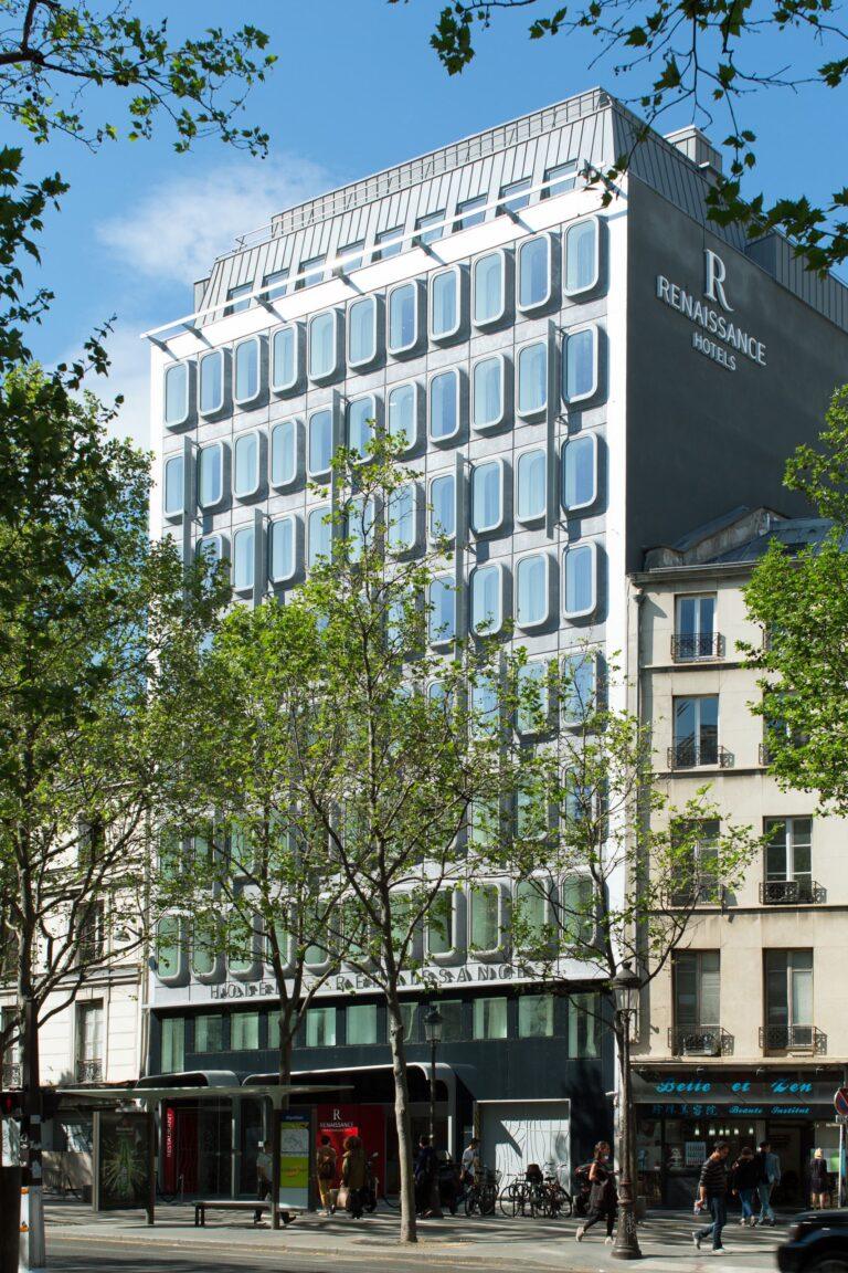 Facade-de-jour-scaled-1.jpg