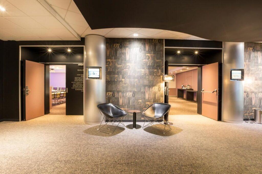 novotel-bern-expo-1lieu1salle-meeting.jpg