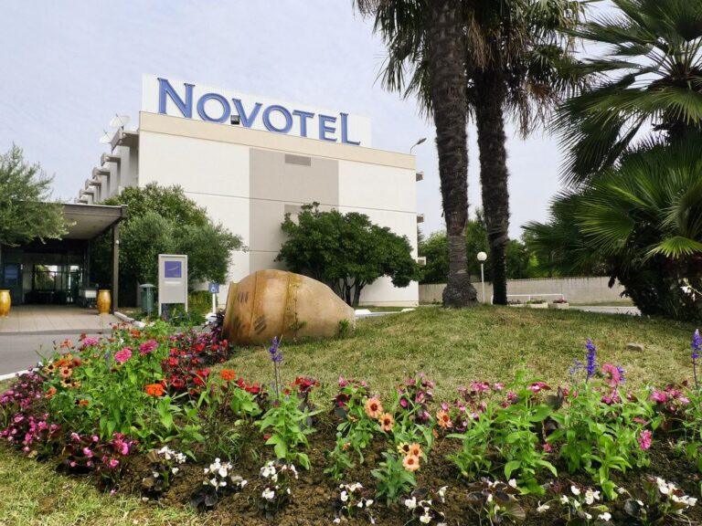 http://www.accorhotels.com/0412
