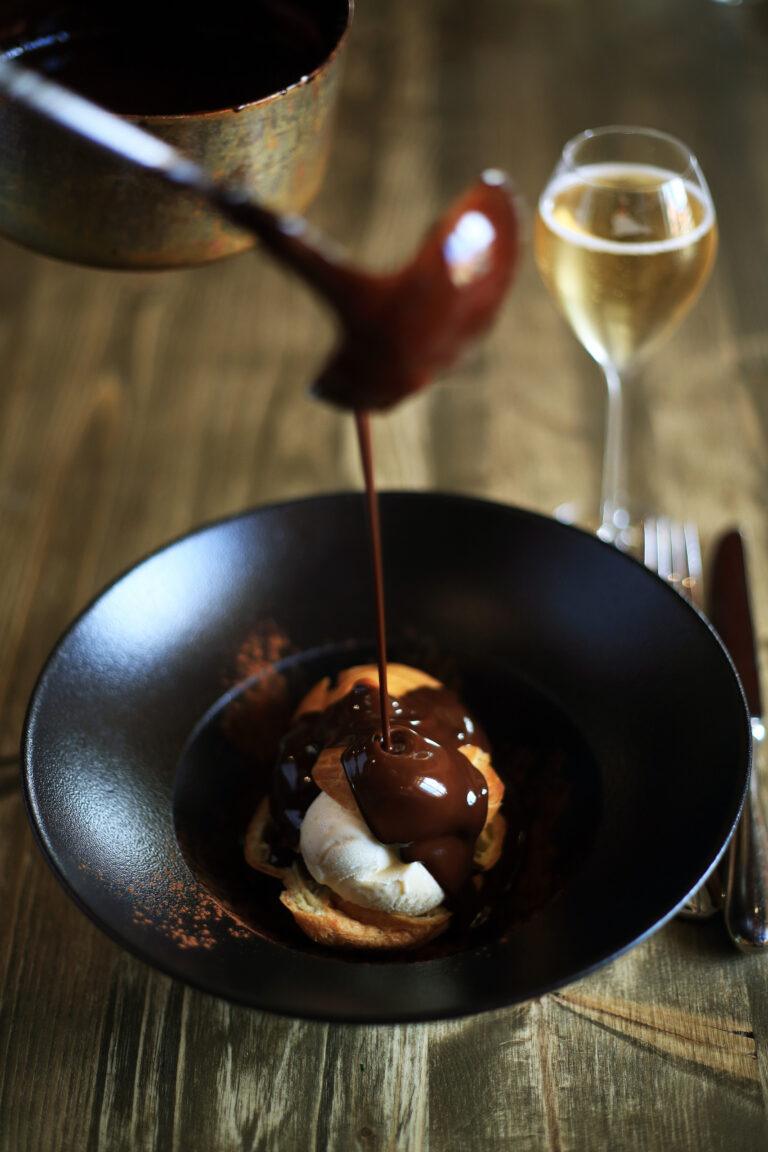 LF-FOOD-4DESSERT-PROFITEROLE-AU-CHOCOLAT-scaled-1.jpg