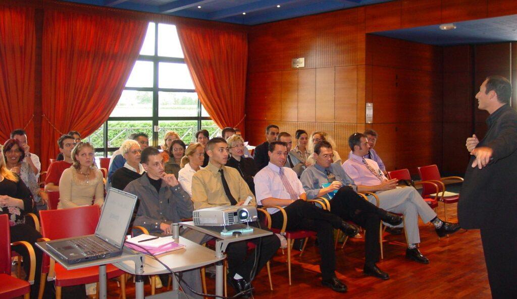 SEMINAIRE-MISE-EN-PLACE-THEATRE.jpg