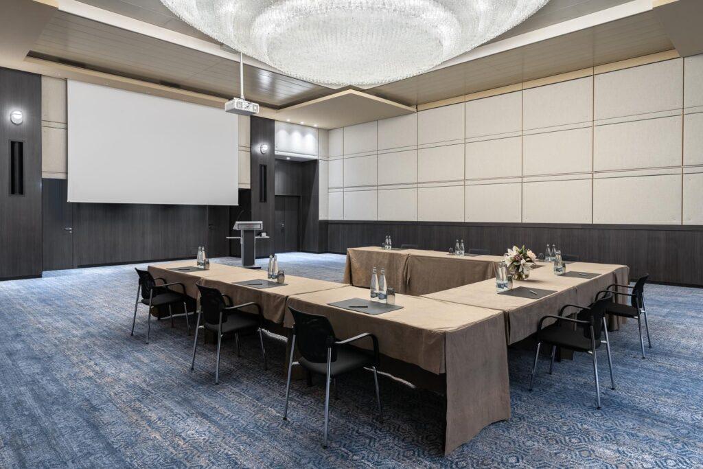 crowne-plaza-geneva-1lieu1salle-convention.jpg