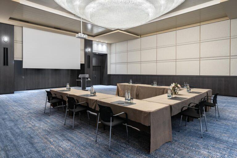crowne-plaza-geneva-1lieu1salle-convention.jpg