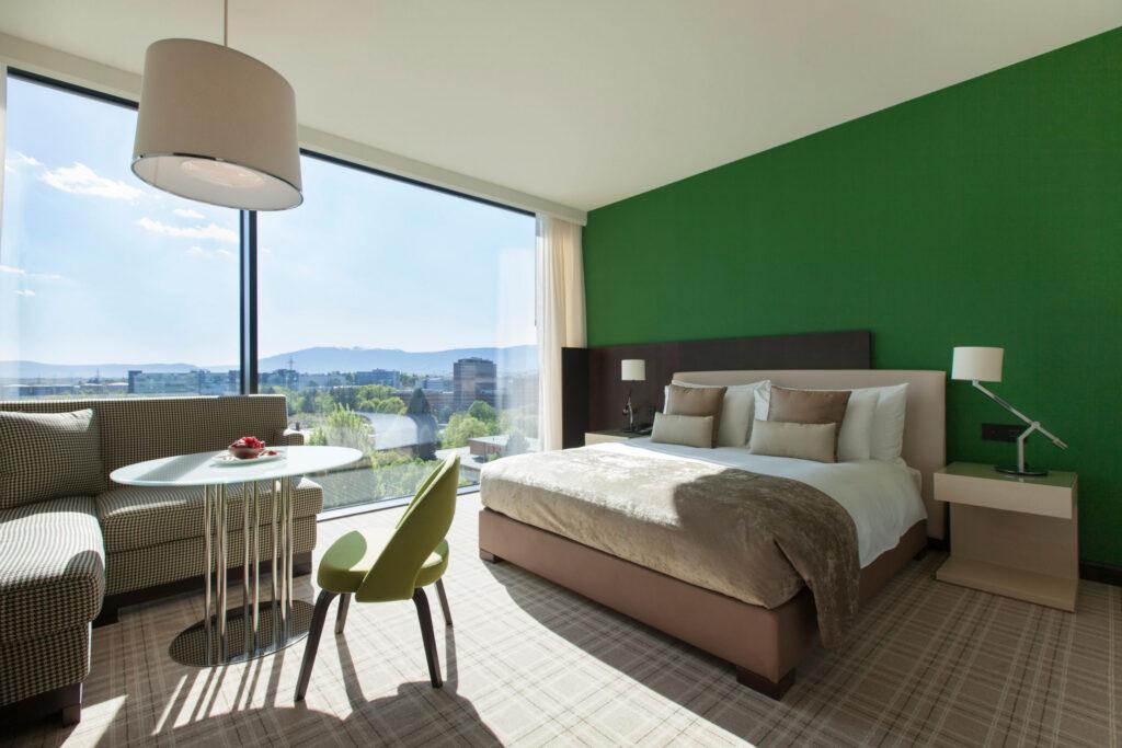 crowne-plaza-geneva-1lieu1salle-evenement-scaled-1.jpg