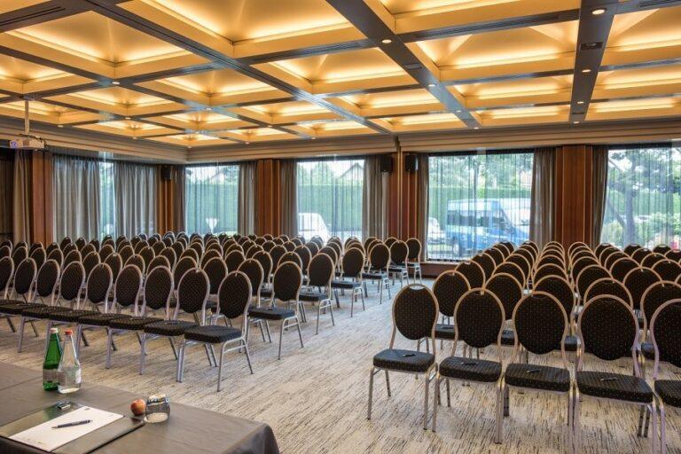 everness-hotel-1lieu1salle-conference.jpg