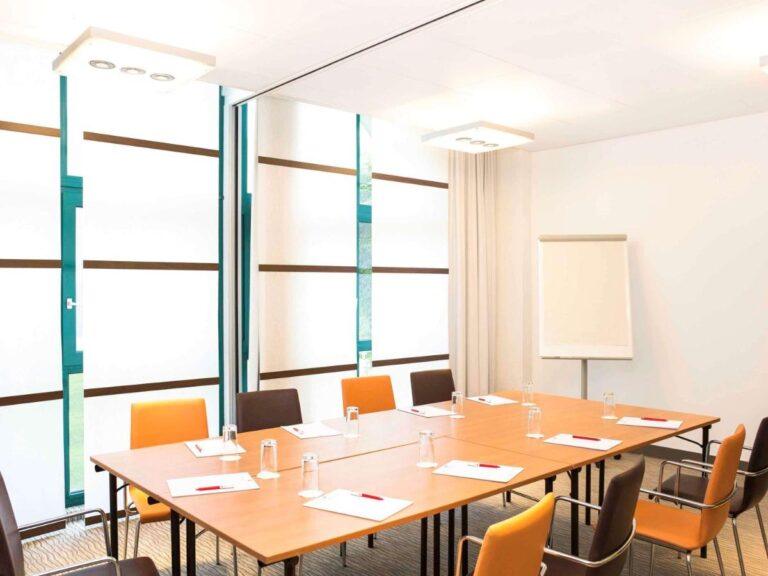 ibis-lausanne-crissier-1lieu1salle-meetings.jpg