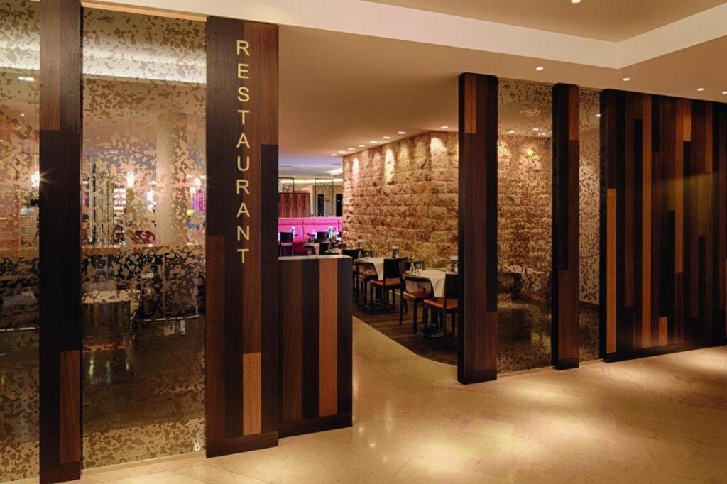 movenpick-casino-geneve-1lieu1salle-seminaires.jpg