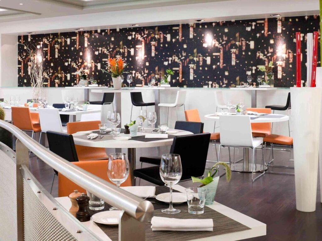 novotel-geneve-centre-1lieu1salle-meeting.jpg