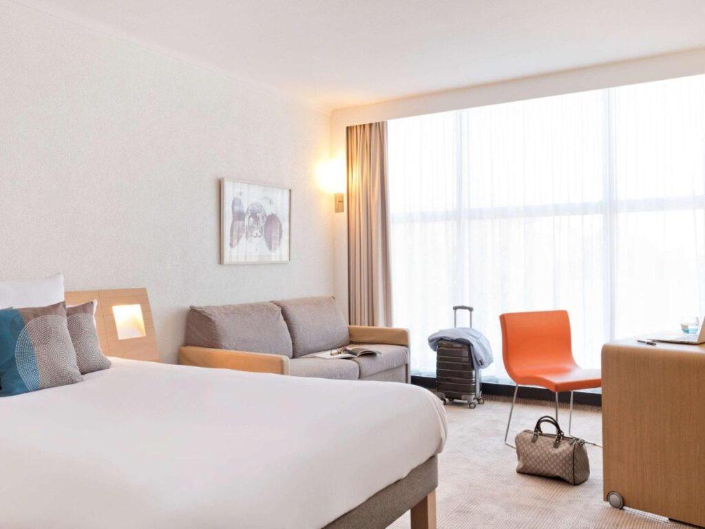 novotel-geneve-centre-1lieu1salle-reunion.jpg